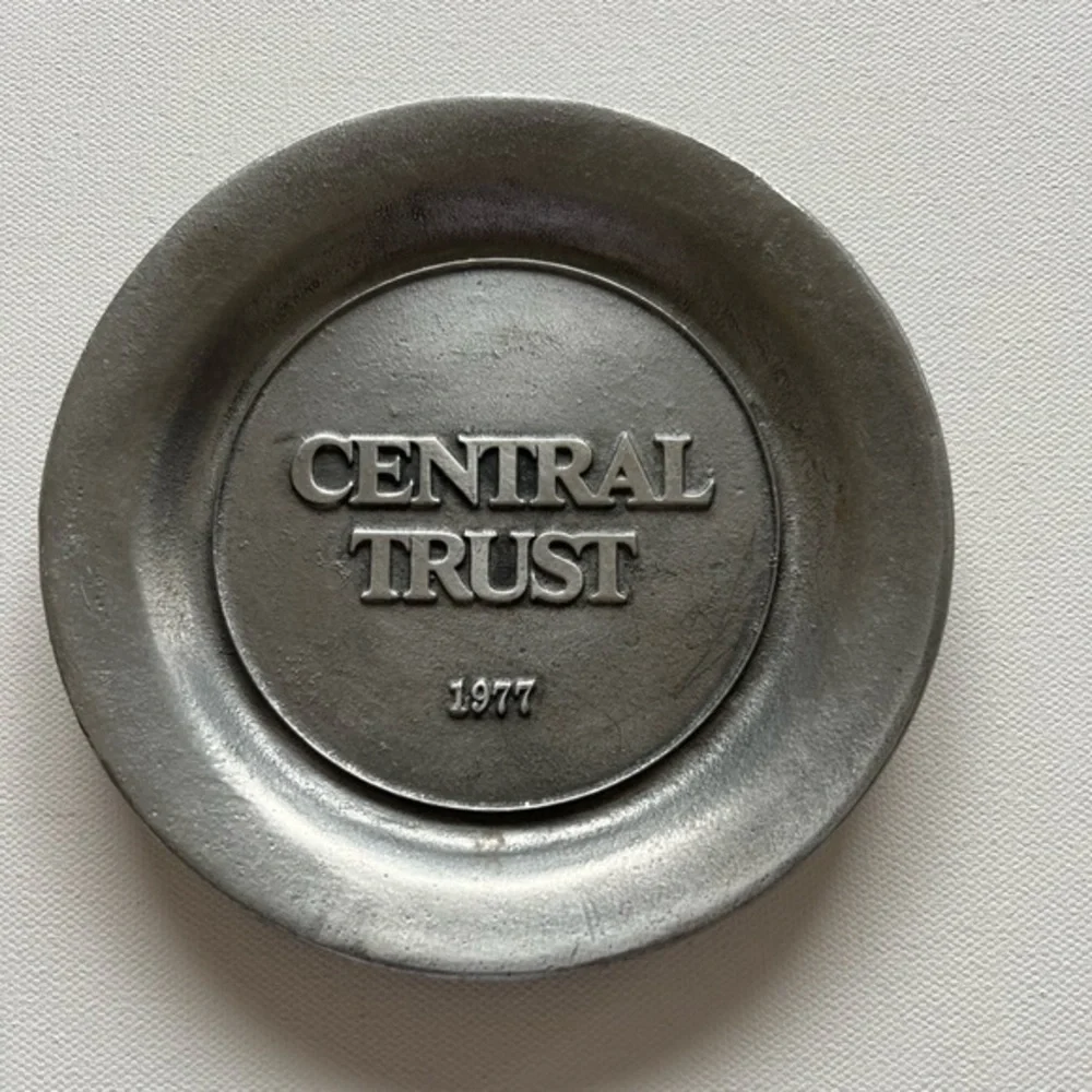 Vintage 1977 Central Trust Bank Pewter🔥🔥 (M)